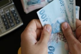 bankaya-bu-2-soruyu-sormadan-imza-atan-emekli-buyuk-kaybediyor-iste-30-bin-tl-uluekaM4.jpg