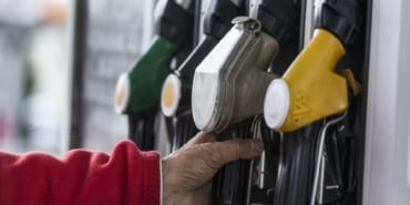motorin-fiyatlarina-3-lira-60-kurus-zam-geliyor-ozel-tuketim-vergisi-1-eylul-itibariyla-SJyurmB6.jpg