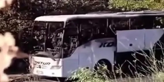 Mersin'de yolcu otobüsü yandı