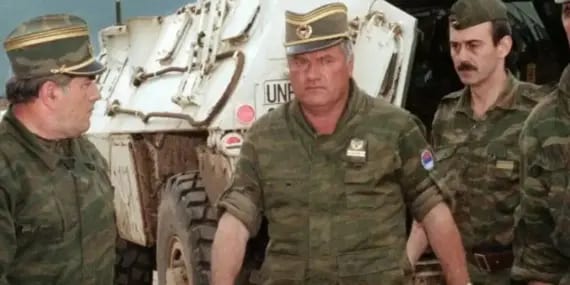 Bosna Kasabı Ratko Mladic’e devlet töreni!