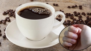 kahve-icen-kisiler-tirnaklarindan-tespit-ediliyor-bir-fincan-kahvenin-4-bolgeye-zarari-e1BNWd7Y.jpg
