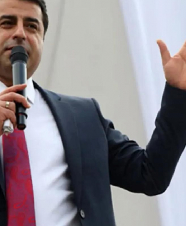 ak-partiden-selahattin-demirtas-icin-ilk-sinyal-suclu-muamelesi-yapmak-dogru-olmaz-3egXbHD6.jpg
