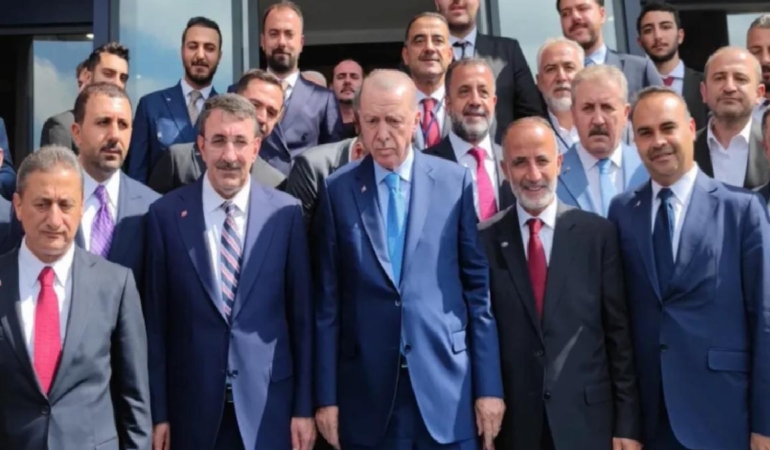 AKP’nin kurucusunun şirketi Koç’u ve Sabancı’yı solladı