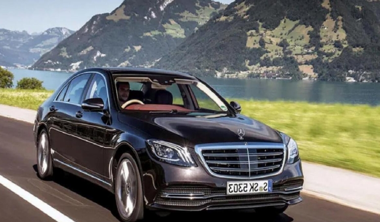 Bakana lüks araç emekliye şükür