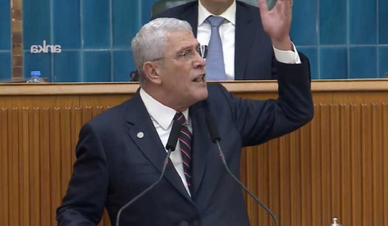 Dervişoğlu’ndan grup toplantısında çok sert bayrak tepkisi: Kim oldukları ve akıbeti belli!