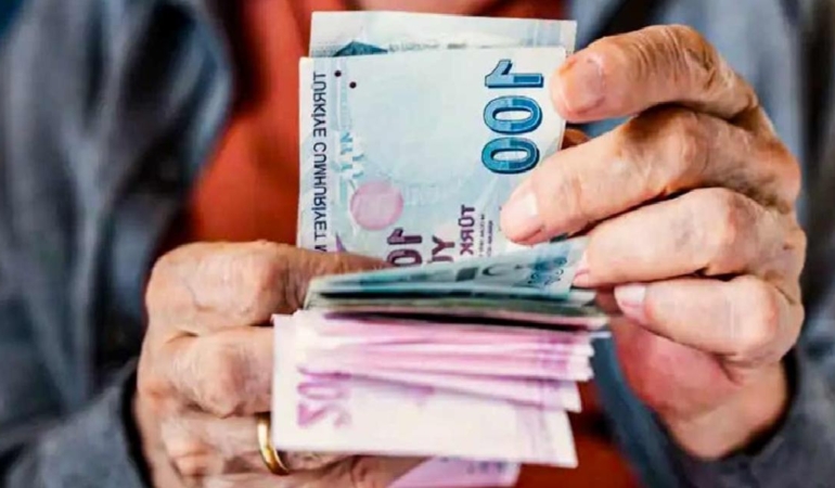 Emekliye bayram ikramiyesi kulisini canlı yayında anlattı: Herkes alamayacak