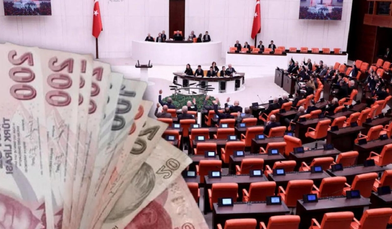 en-dusuk-emekli-maasi-duzenlemesi-mecliste-tabuta-son-civiyi-akpli-vekiller-cakacak-9T62Xmja.jpg