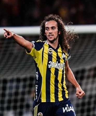 fenerbahcenin-yeni-yildizi-matteo-guendouzi-hakkinda-bilinmeyen-gercek-FtQ9EmPx.jpg