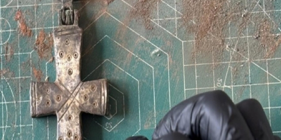 Hristiyanlık tarihine ışık tutacak heyecanlandıran keşif! Konya’da bulunan mühürlenmiş bronz haçın sırrı