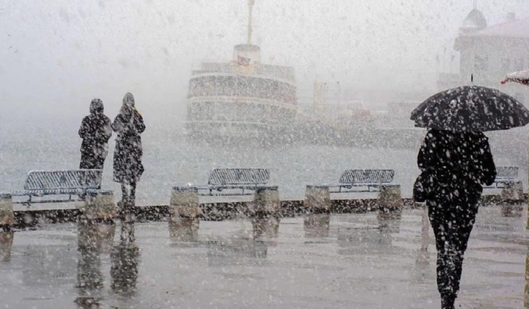 istanbul-icin-uc-gunluk-hava-alarmi-kar-kapida-JIB341KR.jpg