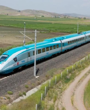 turkiyenin-kuzeyine-ilk-hizli-tren-geliyor-ankara-samsun-arasi-25-saate-dusuyor-bIM77htI.jpg