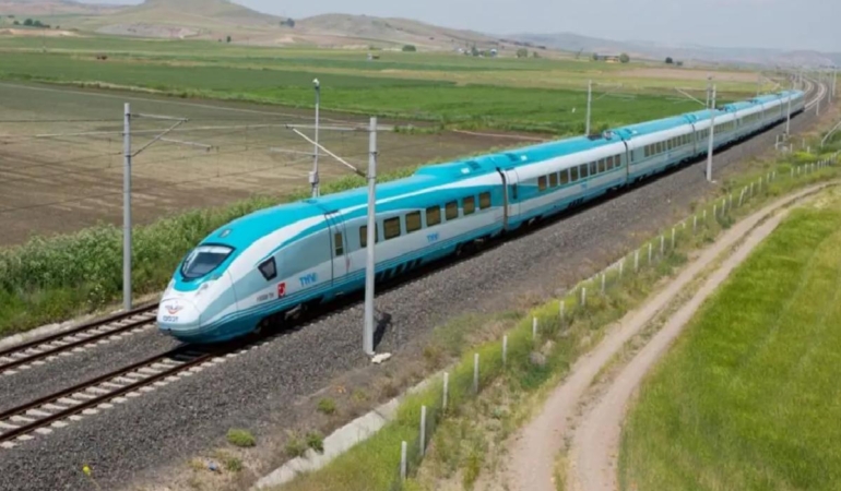 turkiyenin-kuzeyine-ilk-hizli-tren-geliyor-ankara-samsun-arasi-25-saate-dusuyor-bIM77htI.jpg