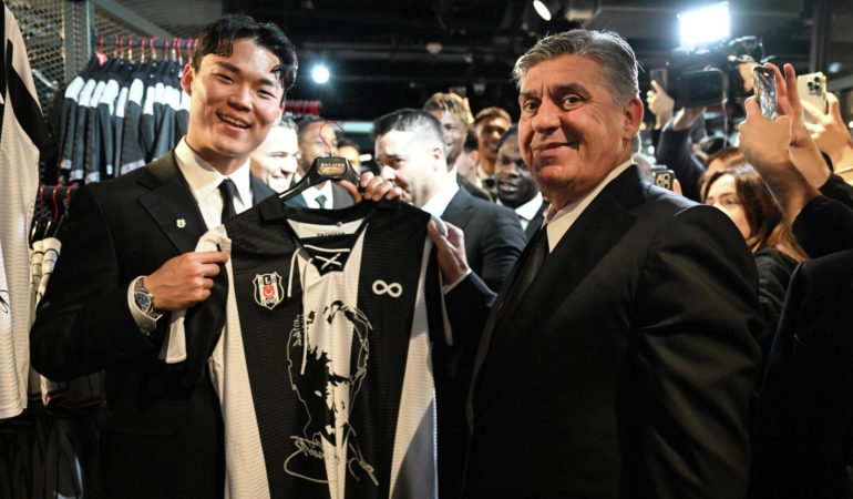 Beşiktaş, yedi yeni transferini tanıttı: Başkan Adalı, törende oh çekti