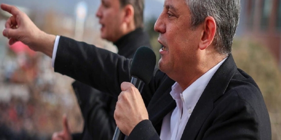 CHP’den Niğde’de tarihi miting! Özgür Özel tek tek ifşa etti: ‘Her ay Fatih Keleş’e haber yolluyorlar…’