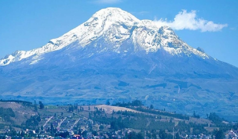 Dünyanın zirvesi aslında Everest değil: Yıldızlara en yakın nokta belli oldu