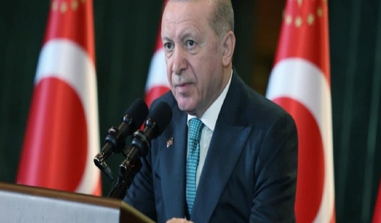 Erdoğan’dan 168 yazar, akademisyen, sanatçı, gazetecinin imzaladığı laiklik bildirisine sert tepki