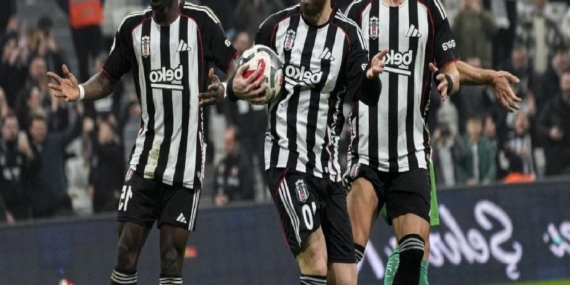 Kaç maçtır yenilmeye yenilmeye 15 puan fark yedi