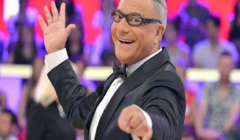 Mehmet Ali Erbil yaşadığı tuhaf anıyı anlattı! ‘Sabahın beşinde enseme tokat attı’