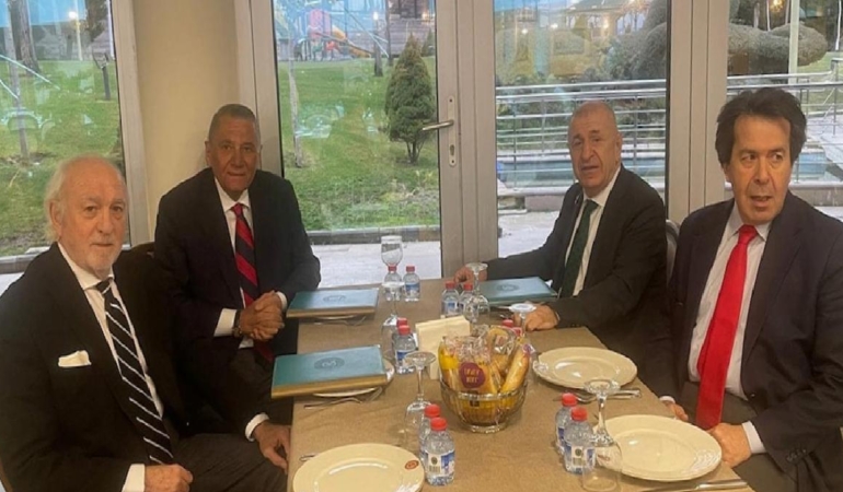 Merkez sağda sürpriz buluşma