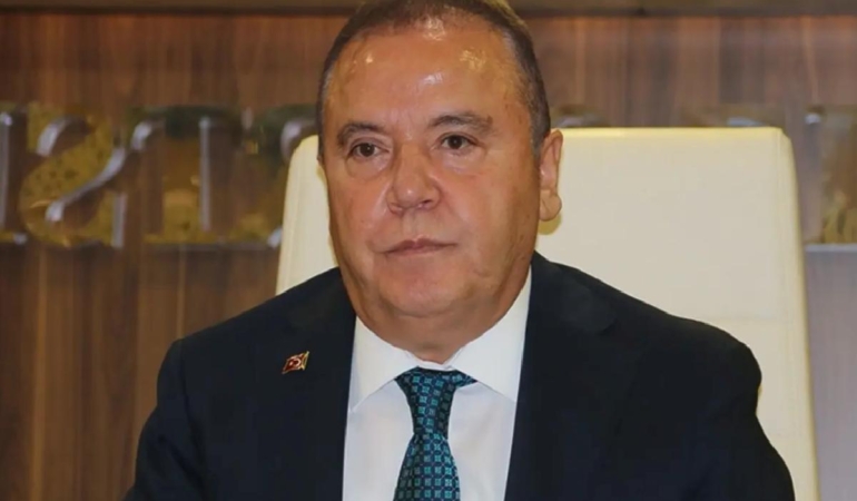 Muhittin Böcek’in sağlık durumu kritik eşikte! Solunumu duruyor, oksijen seviyesi düşüyor