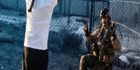 ABD pilotunun diz çöktüğü an!