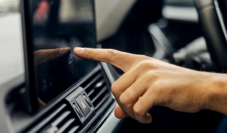 Aracına sonradan ekran taktıranlar trafikten men edilecek: 21 bin TL ceza kesilecek