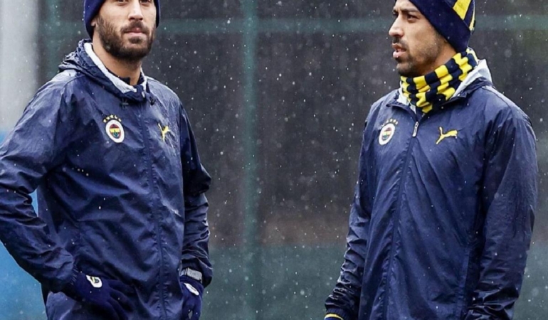 Fenerbahçe İrfan Can Kahveci ile yollarını ayırıyor