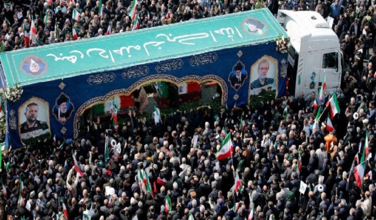 İran’da Laricani’nin cenaze törenine binler katıldı