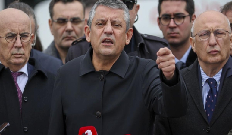 Özgür Özel apar topar programını iptal etti