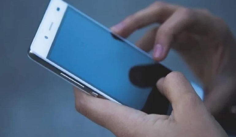 Telefonunuzdan hemen silin: Kartınızdan para çeken 11 uygulama açıklandı!