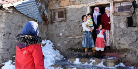 Türkiye yardımla ayakta duruyor