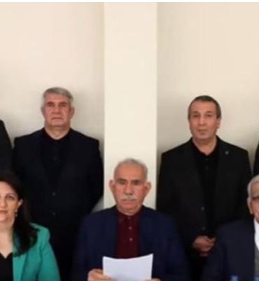 CANLI ANLATIM İmralı'dan beklenen çağrı_ PKK kendisini lağvetmeli, silah bırakma çağrısı yapıyorum