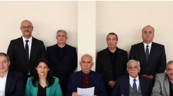 CANLI ANLATIM İmralı'dan beklenen çağrı_ PKK kendisini lağvetmeli, silah bırakma çağrısı yapıyorum