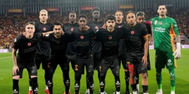 galatasaray-goztepeyi-3-1lik-sonucla-devirdi-PPNLuwMM.jpg