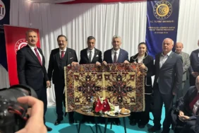 gurbulak-gumruk-kapisi-acilisinda-anlamli-hediyegurbulak-gumruk-kapisinin-acilis-programinda-1