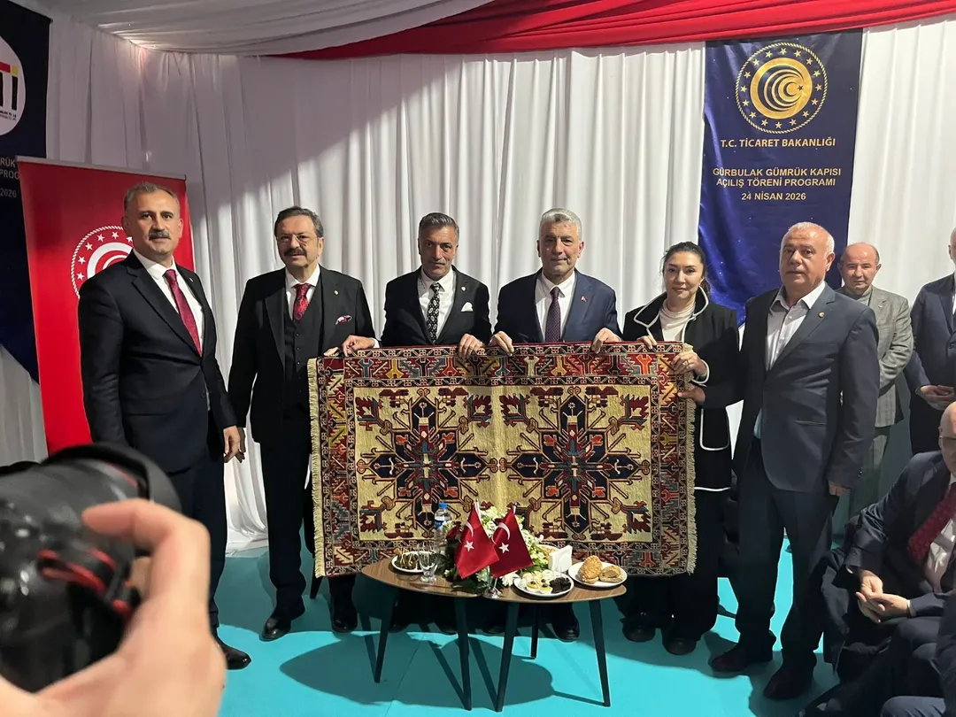 gurbulak-gumruk-kapisi-acilisinda-anlamli-hediyegurbulak-gumruk-kapisinin-acilis-programinda-1