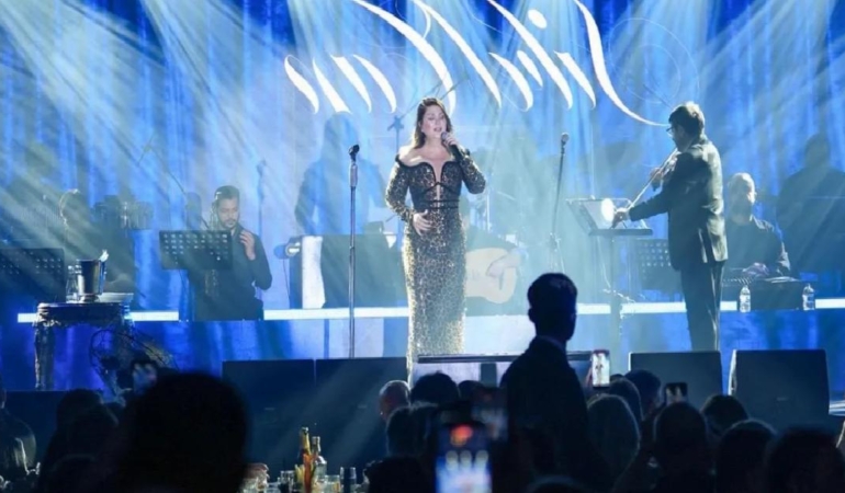 Sibel Can Yavru Vatan’da büyüledi