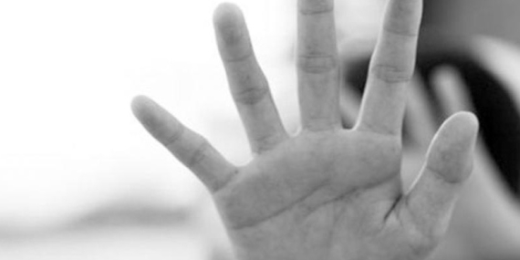 47 yaşındaki komşusu, 9 yaşındaki çocuğu ‘çıplak fotoğraflarımı çek’ diyerek taciz etti