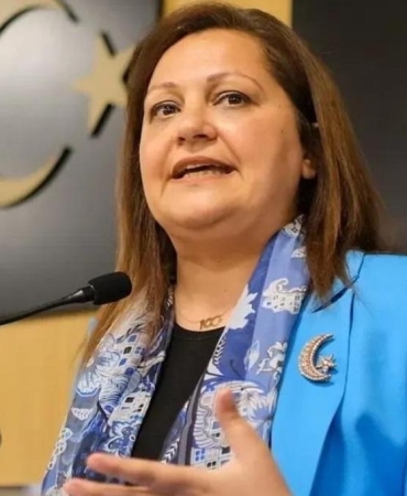 Burcu Köksal son noktayı koydu! 'AK Parti'ye katılıyorum'