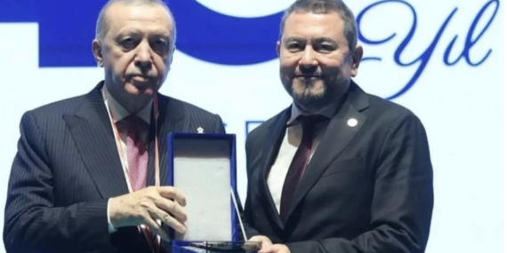 Kara para aklamaktan tutuklu Nazım Torbaoğlu’na Erdoğan’ın ödül verdiği ortaya çıktı