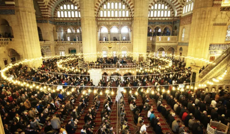 Kurban Bayramı namazı saat kaçta? İstanbul, Ankara, İzmir, Bursa il il bayram namazı saatleri