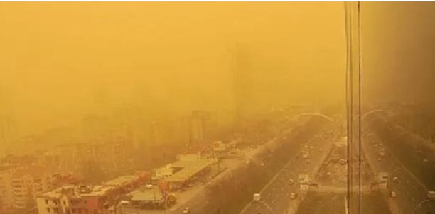 İstanbul'da sona eren 'çöl tozu' Türkiye geneline yayılıyor_ Meteoroloji uzmanından 'maske' uyarısı!