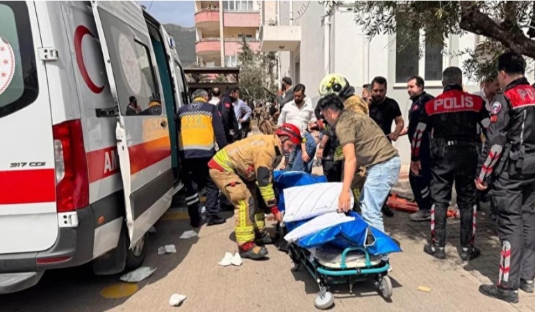 Kahramanmaraş'ta okulda silahlı saldırı_ 20 yaralı 4 can kaybı var