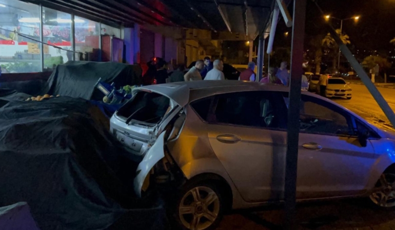 Osmaniye’de otomobil kontrolden çıktı! Ortalık savaş alanına döndü