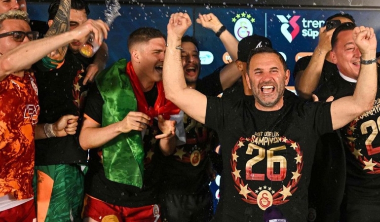 Okan Buruk, Galatasaray tarihine geçti