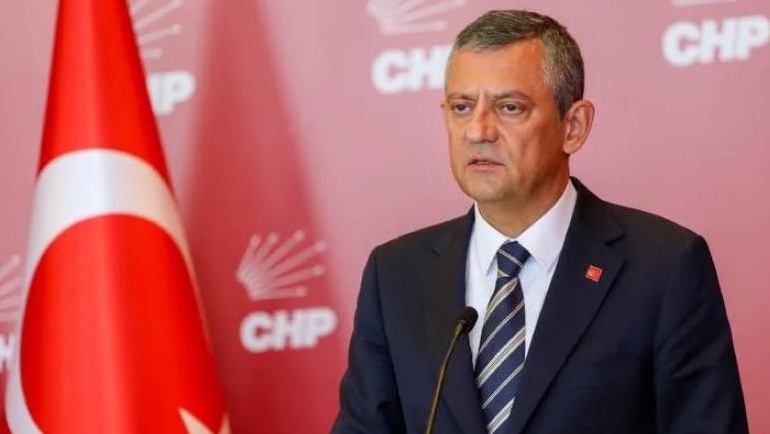 Özgür Özel’den mutlak butlan çıkışı: Partiyi bırakmayacağız