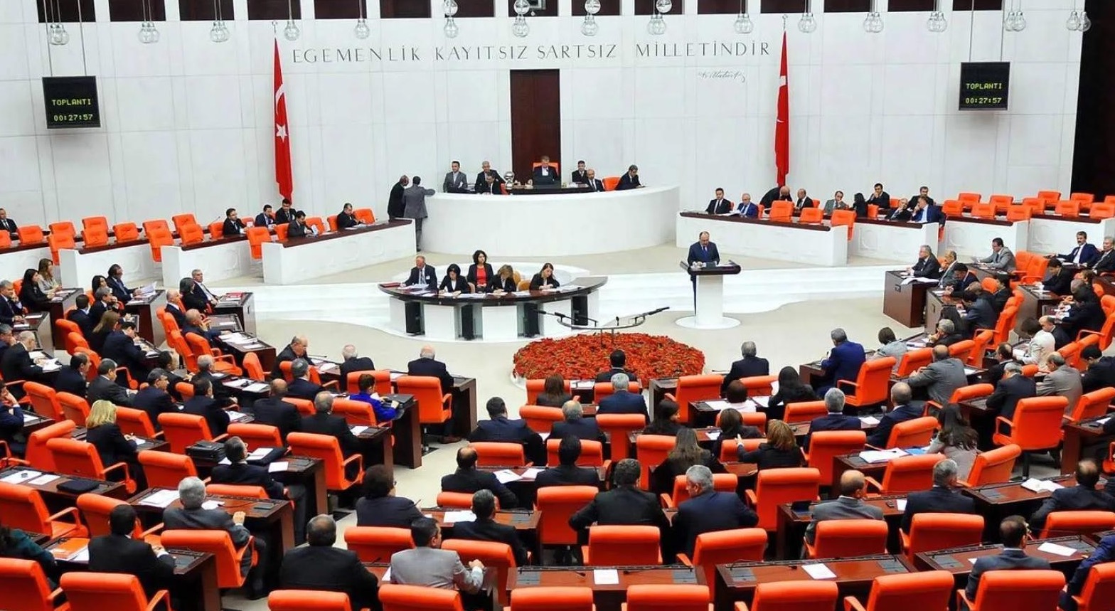 TBMM’de mesaiye bayram düzenlemesi_ Ramazan Bayramı dolayısıyla gelecek hafta tatil olması planlanıyor