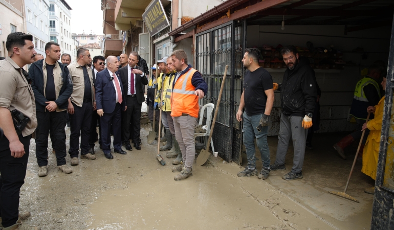 Zafer Partisi Genel Başkanı Ümit Özdağ Samsun’da sel bölgesinde: Saray’ı göreve davet ediyorum