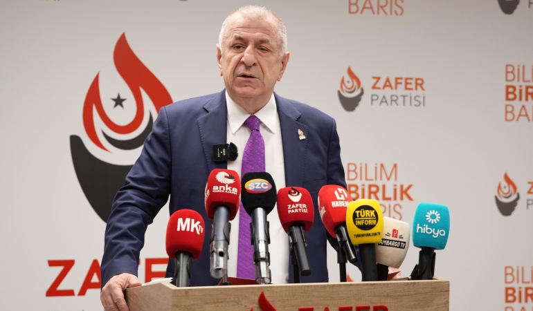 Zafer Partisi Genel Başkanı Ümit Özdağ’dan mutlak butlan sonrası kritik hamle: Antalya programını bırakıp Ankara’ya dönüyor