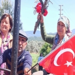 akbelende-yurutmeyi-durdurma-karari-traktorlu-kutlama-yenikoy-kemerkoy-enerjiden-aciklama-KZM4fq4F.jpg